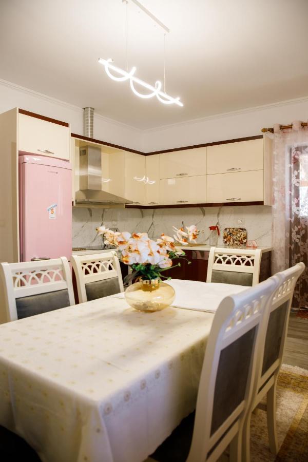 The Luxe Apartments Gjirokastër Eksteriør bilde